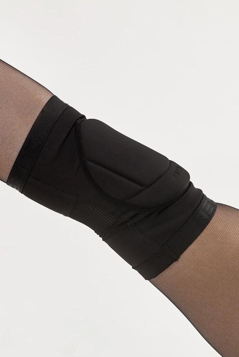 Queen High Matter Knee Pads - Sleek Black-Queen Accessories-Pole Junkie