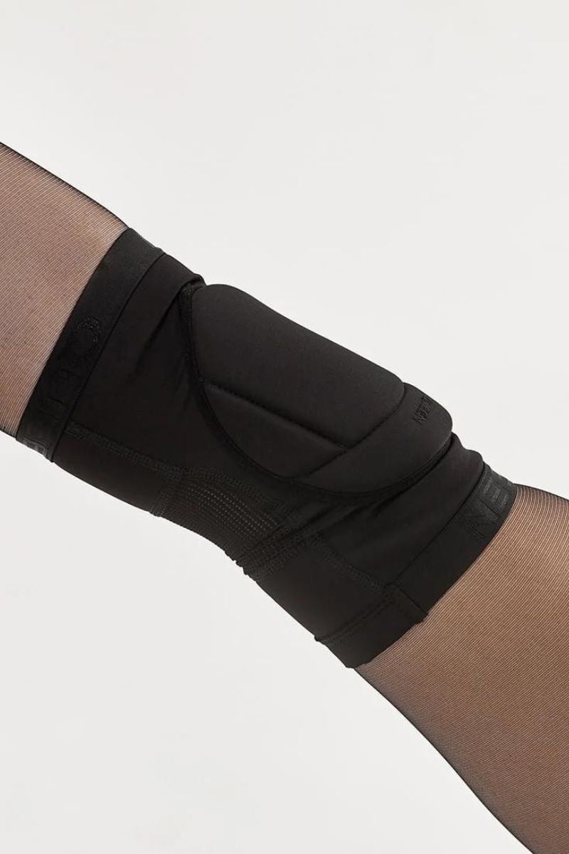 Queen High Matter Knee Pads - Sleek Black-Queen Accessories-Pole Junkie